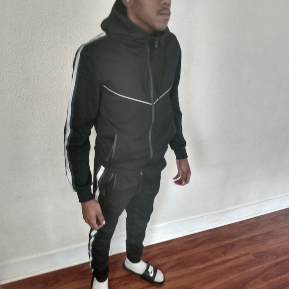 Tracksuit - Picture 7 of 8